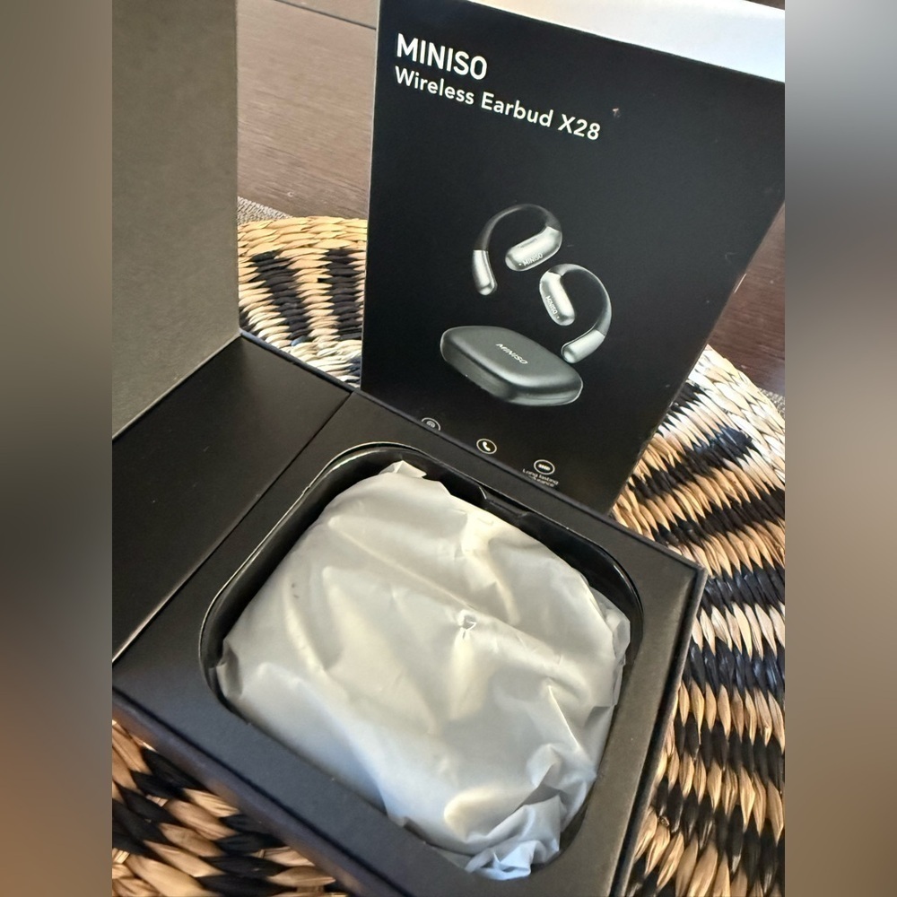 MINISO Wireless Earbud X28 - Black - Picture 3 of 3